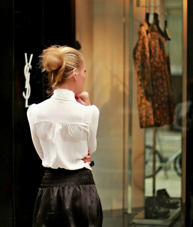 There’s Something Sexy About a Woman in a Tuxedo